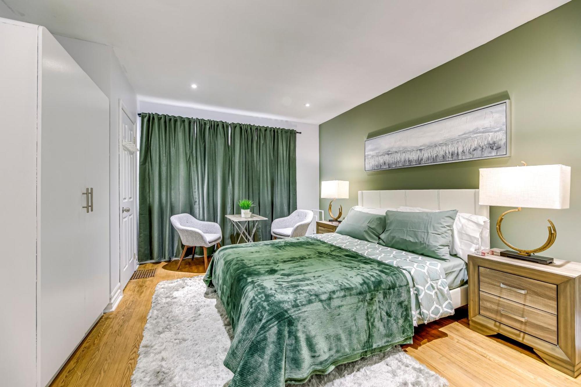 Tranquil Oasis In Lakeview Мисисага Екстериор снимка