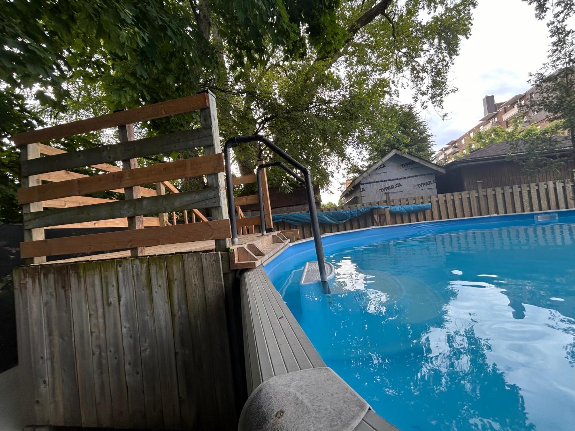 Tranquil Oasis In Lakeview Мисисага Екстериор снимка